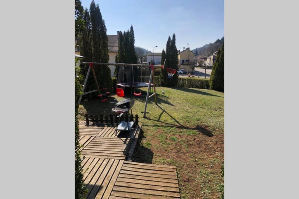 מוארן-אן-מונטאן Logement Au Calme Dans Une Maison. מראה חיצוני תמונה